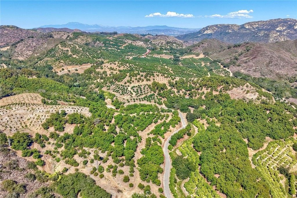 1 Via De Los Robles, Temecula, CA 92590 — photo 2