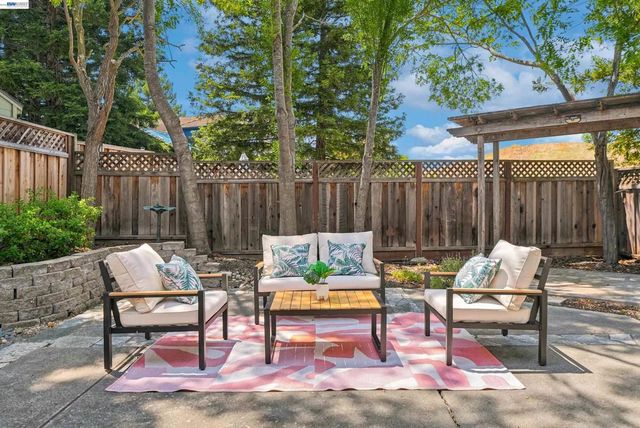 55 Heather Garden Ln, Danville, CA 94506
