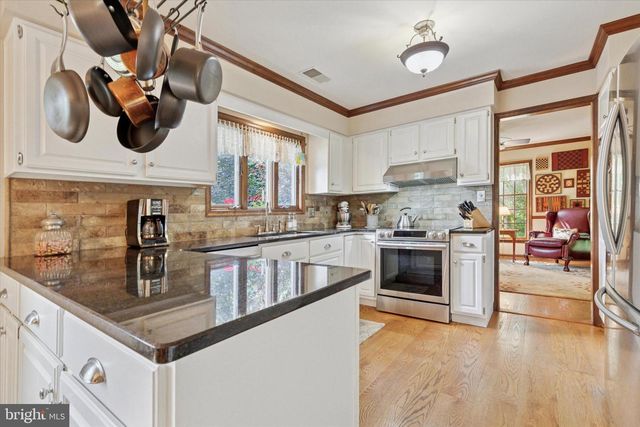 1825 WALNUT LN, Quakertown, PA 18951