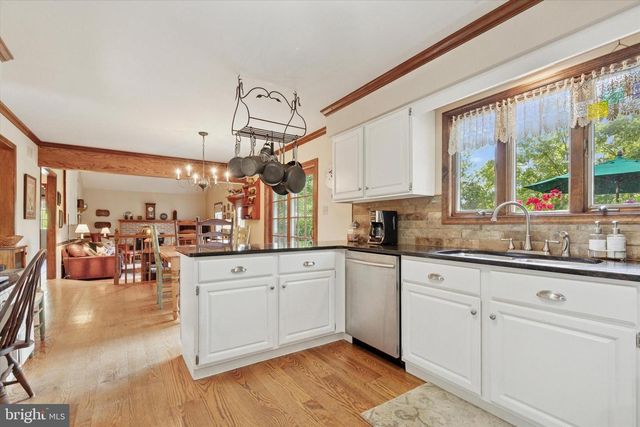 1825 WALNUT LN, Quakertown, PA 18951