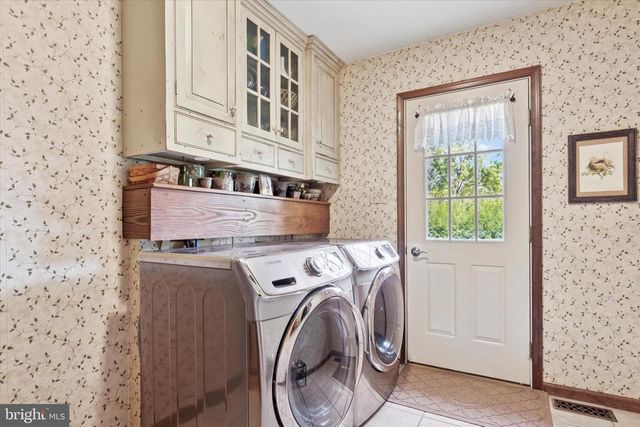 1825 WALNUT LN, Quakertown, PA 18951