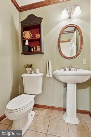1825 WALNUT LN, Quakertown, PA 18951