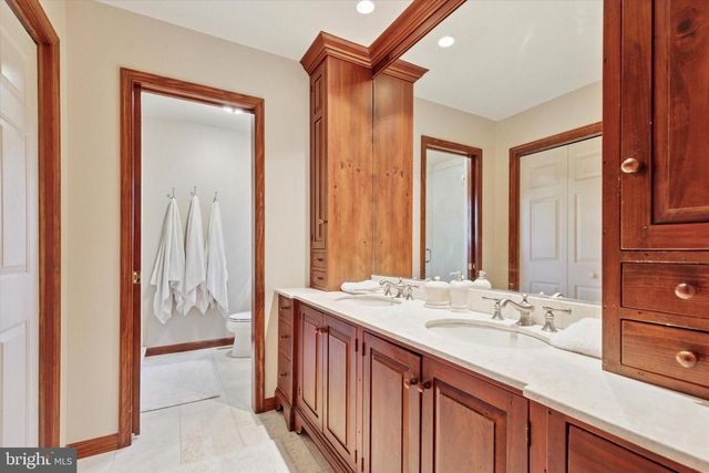 1825 WALNUT LN, Quakertown, PA 18951