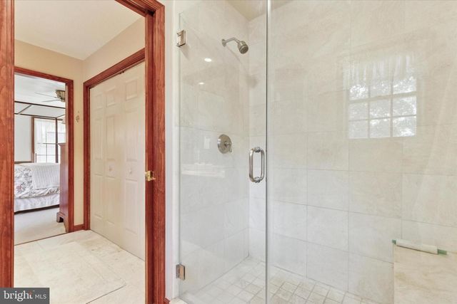 1825 WALNUT LN, Quakertown, PA 18951