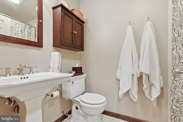 1825 WALNUT LN, Quakertown, PA 18951