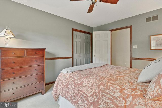 1825 WALNUT LN, Quakertown, PA 18951