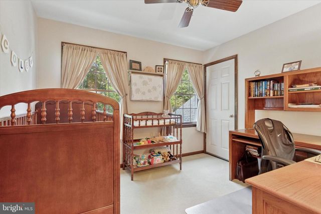 1825 WALNUT LN, Quakertown, PA 18951