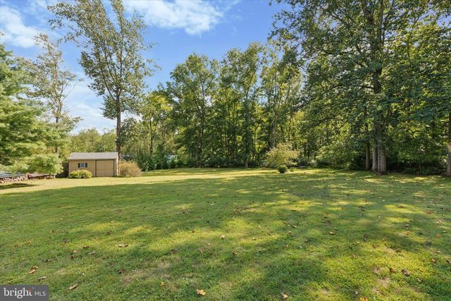1825 WALNUT LN, Quakertown, PA 18951