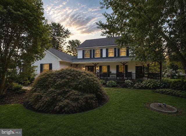 1825 WALNUT LN, Quakertown, PA 18951