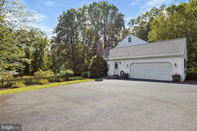 1825 WALNUT LN, Quakertown, PA 18951