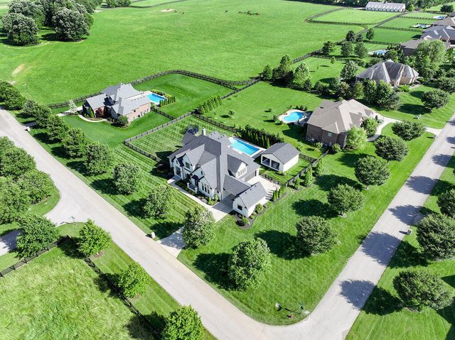 127 Meadow Ridge Drive, Nicholasville, KY 40356