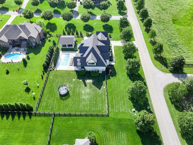 127 Meadow Ridge Drive, Nicholasville, KY 40356