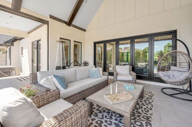 127 Meadow Ridge Drive, Nicholasville, KY 40356