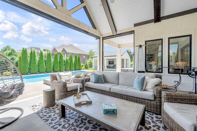 127 Meadow Ridge Drive, Nicholasville, KY 40356