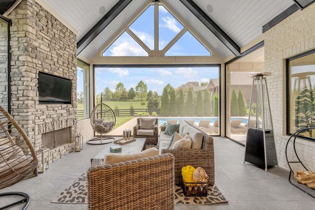 127 Meadow Ridge Drive, Nicholasville, KY 40356