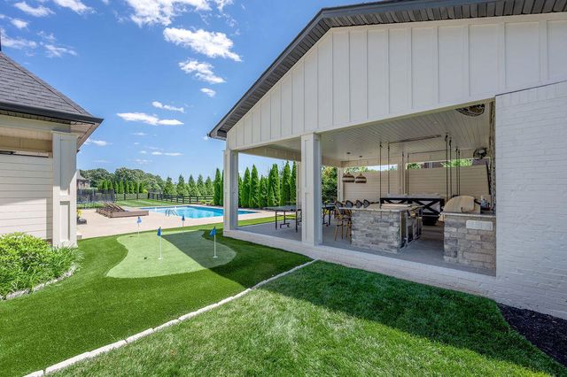 127 Meadow Ridge Drive, Nicholasville, KY 40356