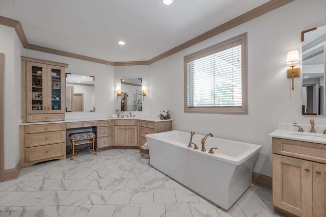 127 Meadow Ridge Drive, Nicholasville, KY 40356