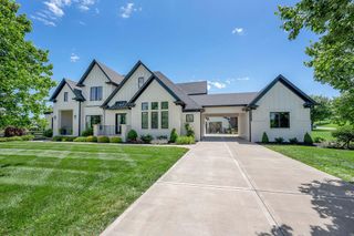 127 Meadow Ridge Drive, Nicholasville, KY 40356