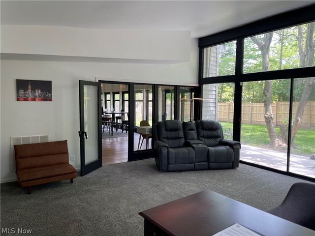 607 Castle Boulevard, Akron, OH 44313