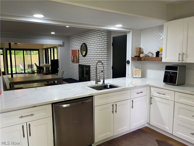 607 Castle Boulevard, Akron, OH 44313