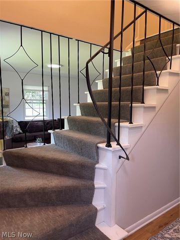607 Castle Boulevard, Akron, OH 44313
