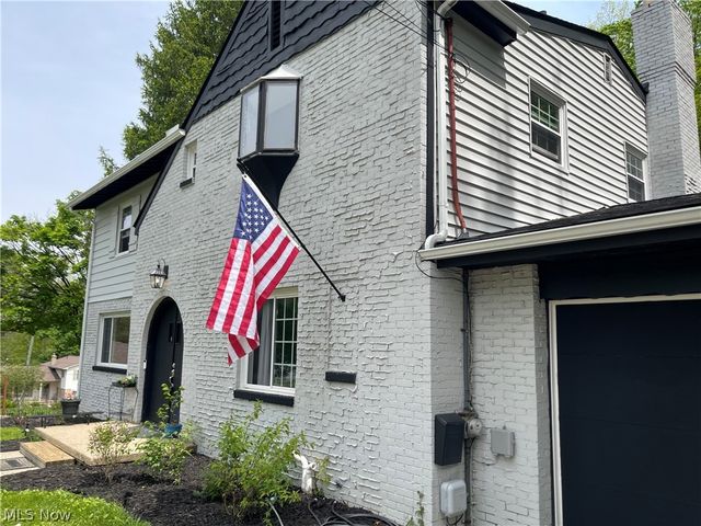 607 Castle Boulevard, Akron, OH 44313