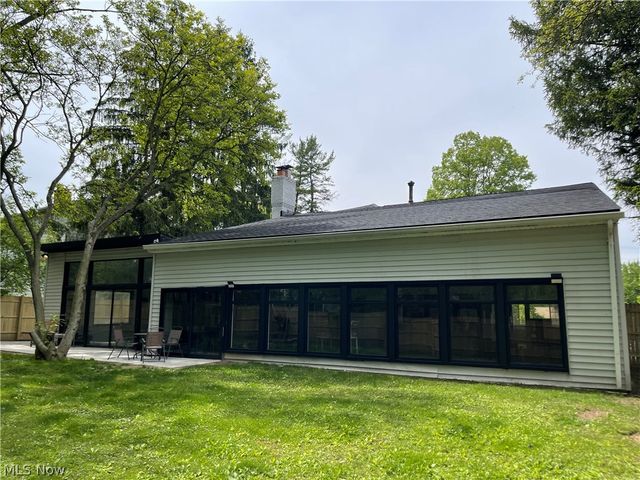 607 Castle Boulevard, Akron, OH 44313