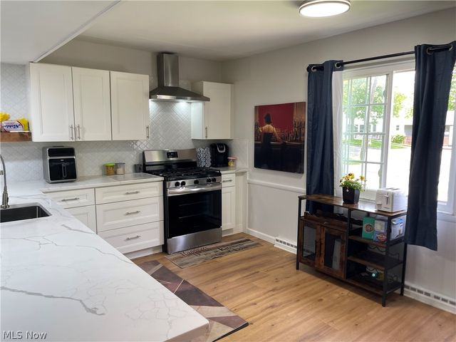 607 Castle Boulevard, Akron, OH 44313