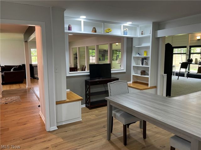 607 Castle Boulevard, Akron, OH 44313