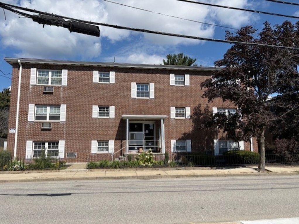 31 Pond Street 26, Waltham, MA 02451