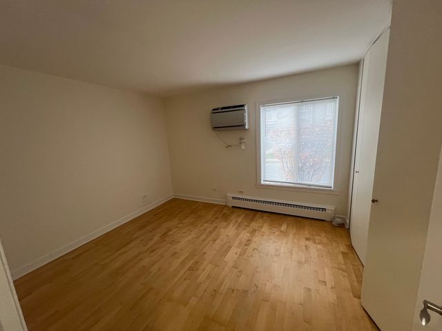 2426 N Kennicott Drive 1B, Arlington Heights, IL 60004