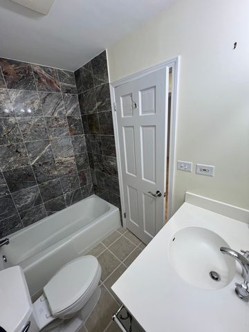 2426 N Kennicott Drive 1B, Arlington Heights, IL 60004