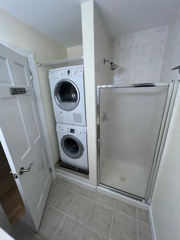 2426 N Kennicott Drive 1B, Arlington Heights, IL 60004