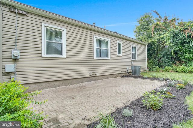 1176 KINGSLEY RD, Camp Hill, PA 17011
