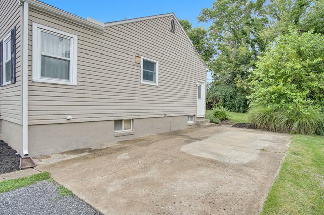1176 KINGSLEY RD, Camp Hill, PA 17011