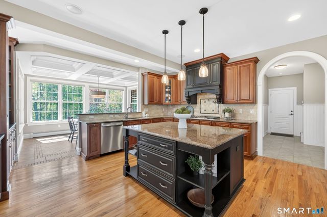 24 Ellridge Place, Ellington, CT 06029
