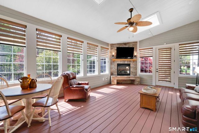 24 Ellridge Place, Ellington, CT 06029