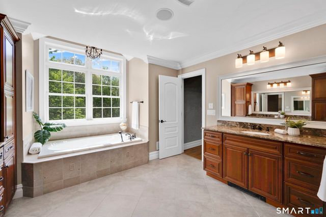 24 Ellridge Place, Ellington, CT 06029