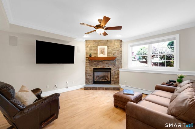 24 Ellridge Place, Ellington, CT 06029