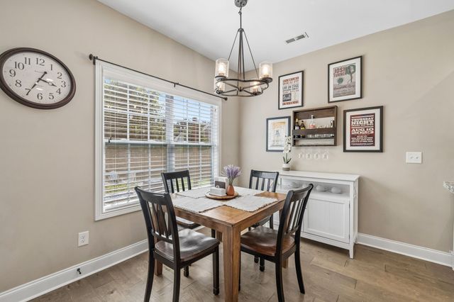 204 Liam Ct, Clarksville, TN 37043