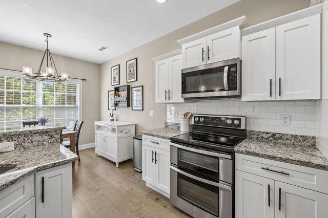 204 Liam Ct, Clarksville, TN 37043