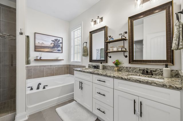 204 Liam Ct, Clarksville, TN 37043