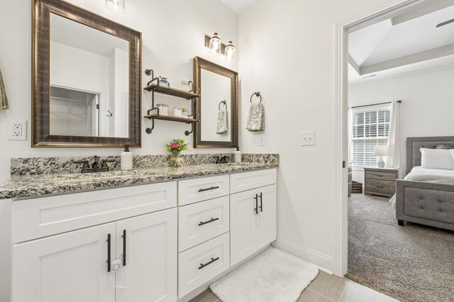 204 Liam Ct, Clarksville, TN 37043