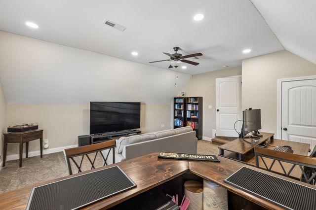 204 Liam Ct, Clarksville, TN 37043
