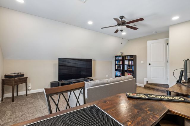 204 Liam Ct, Clarksville, TN 37043