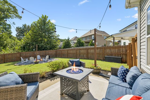 204 Liam Ct, Clarksville, TN 37043