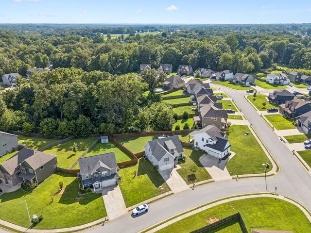 204 Liam Ct, Clarksville, TN 37043