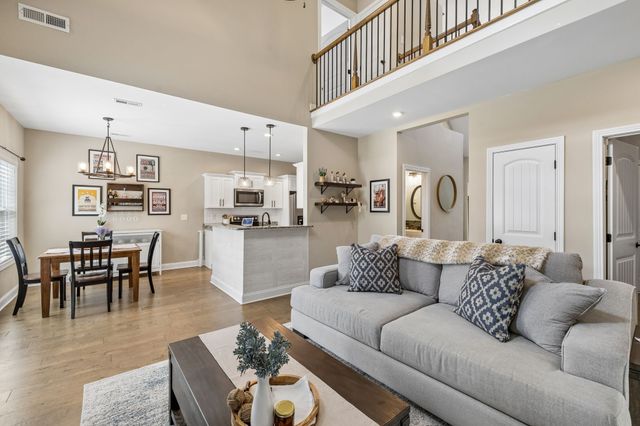 204 Liam Ct, Clarksville, TN 37043