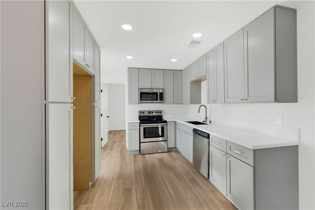 520 Leonard Avenue, Las Vegas, NV 89106