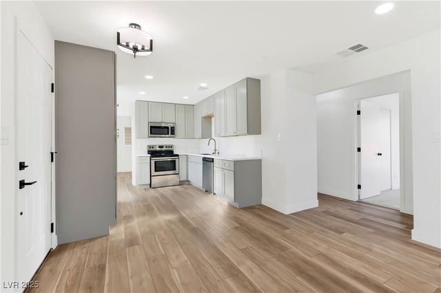 520 Leonard Avenue, Las Vegas, NV 89106